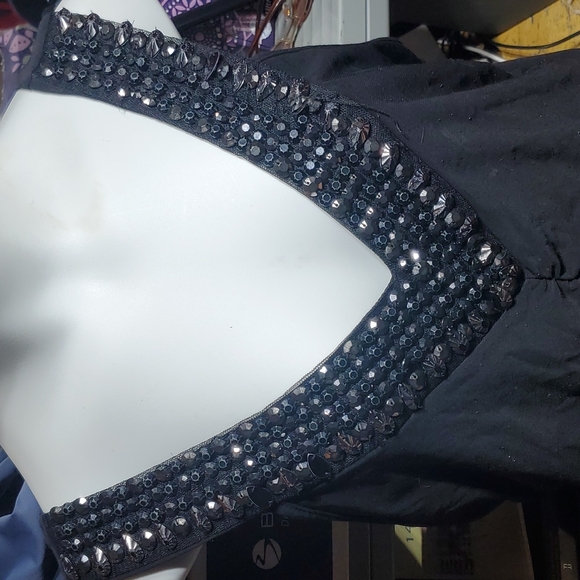 Black dress up tank with ripple pattern in front - Picture 4 of 7